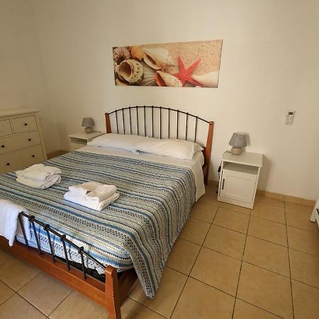Ponza Holiday Homes - Santa Maria Buitenkant foto