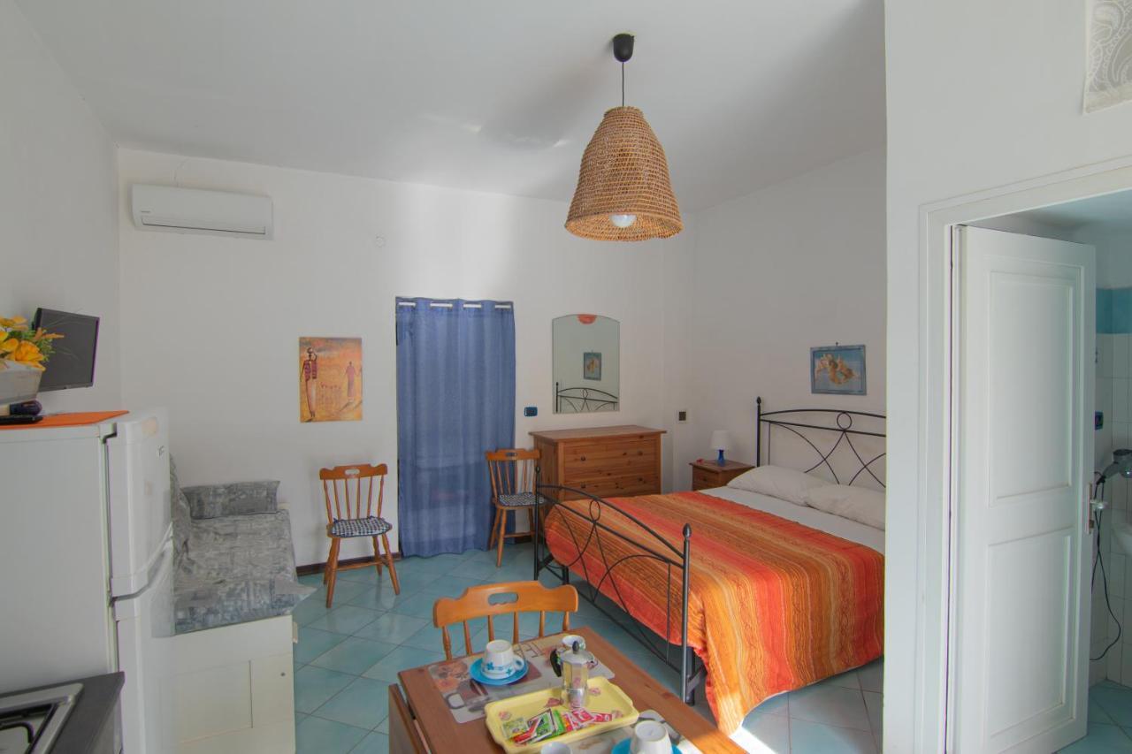 Ponza Holiday Homes - Santa Maria Buitenkant foto